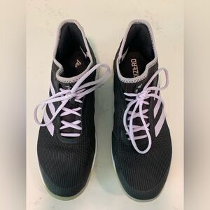 Adidas Ladies Tennis Shoes (11M)